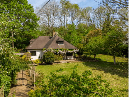 2 Station Road, Blisworth, Northampton, NN7 3DS